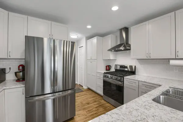 1431 Sumter AVE N, Golden Valley, MN 55427