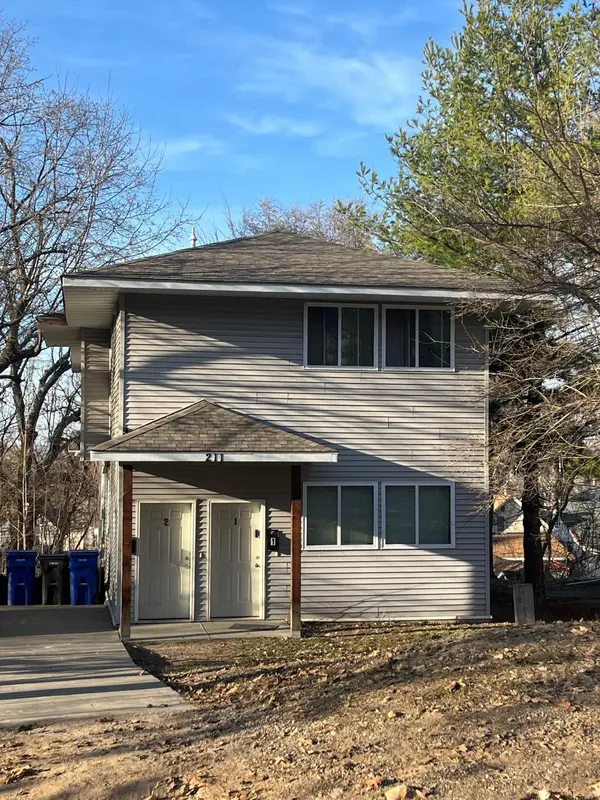 211 Belvidere ST E, Saint Paul, MN 55107