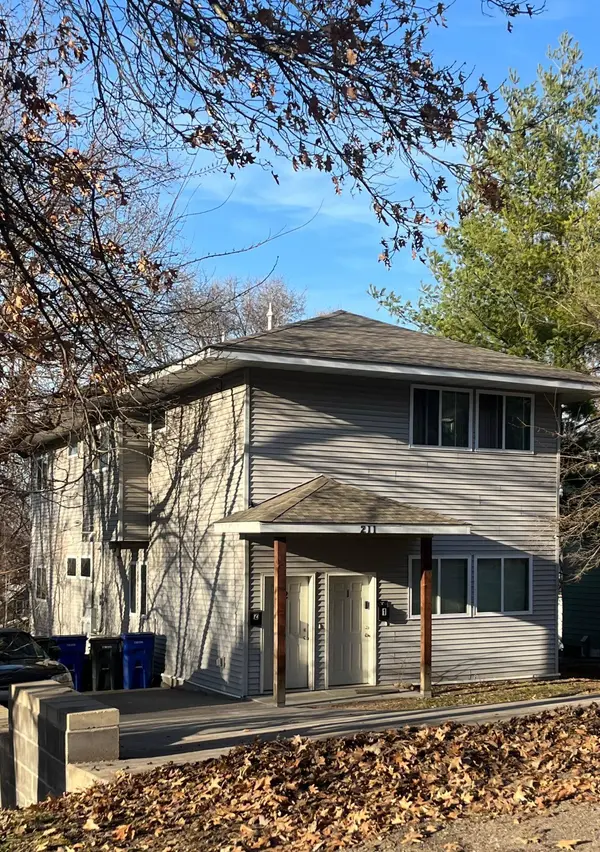 211 Belvidere ST E, Saint Paul, MN 55107