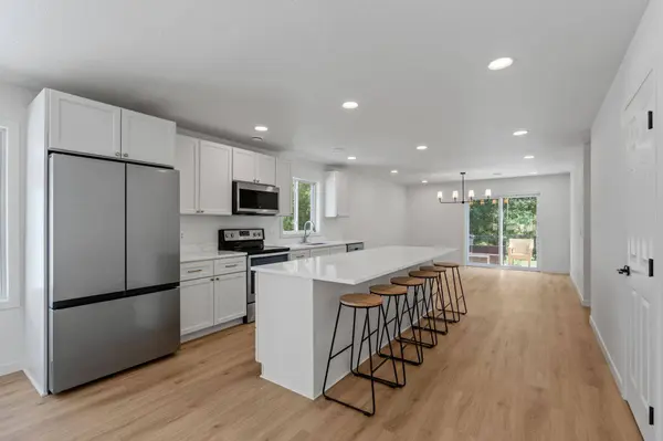 620 Meadowlark LN, Eden Valley, MN 55329