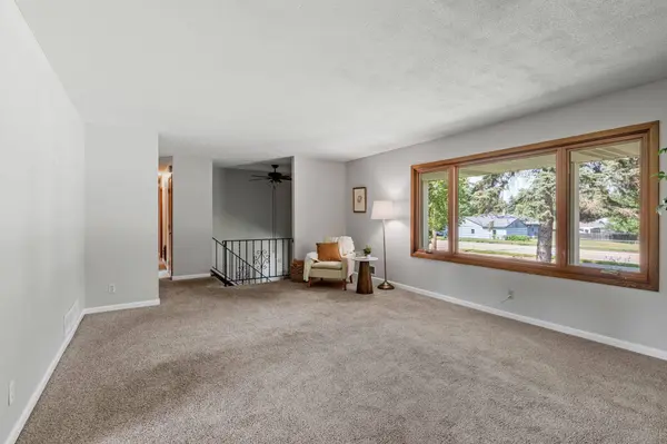 444 County Road B E, Maplewood, MN 55117