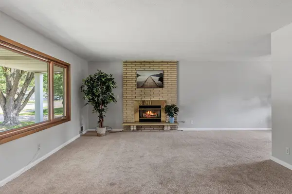 444 County Road B E, Maplewood, MN 55117