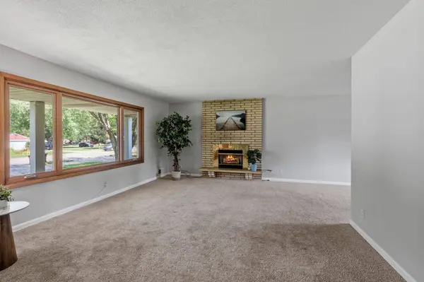 444 County Road B E, Maplewood, MN 55117