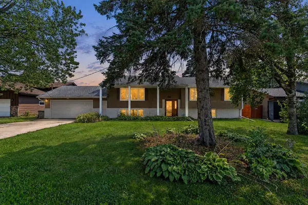 444 County Road B E, Maplewood, MN 55117