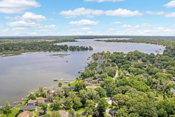 1407 Bay Point DR SE, Forest Lake, MN 55025