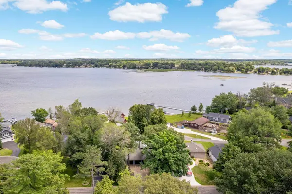 1407 Bay Point DR SE, Forest Lake, MN 55025