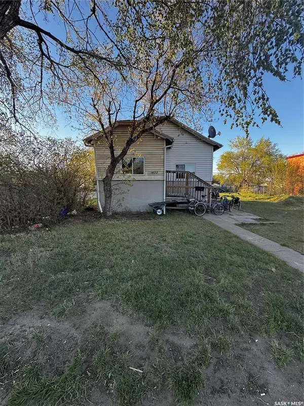 1822 22nd STREET W, Saskatoon, SK S7L 2Z6
