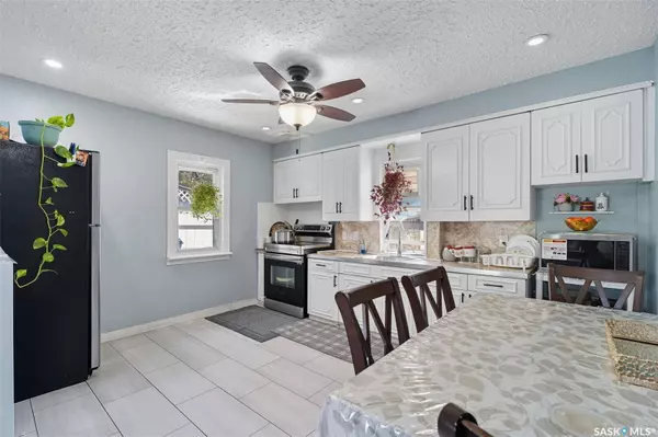 2123 20th STREET W, Saskatoon, SK S7M 1A7