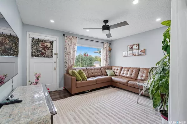 2123 20th STREET W, Saskatoon, SK S7M 1A7