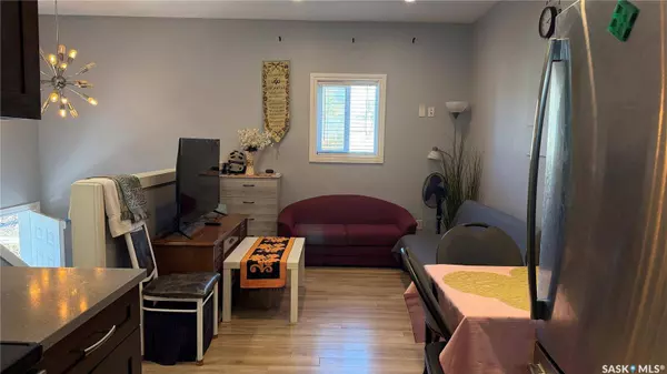 231 S AVENUE N, Saskatoon, SK S7L 2Z7