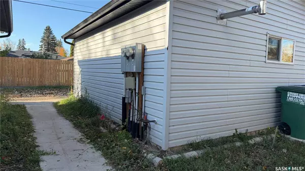 231 S AVENUE N, Saskatoon, SK S7L 2Z7