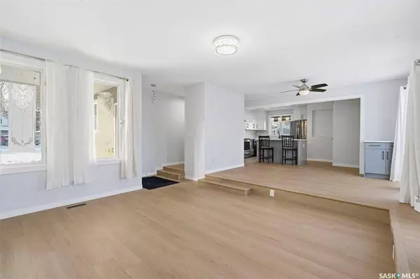 19 Barr PLACE, Saskatoon, SK S7M 4G1