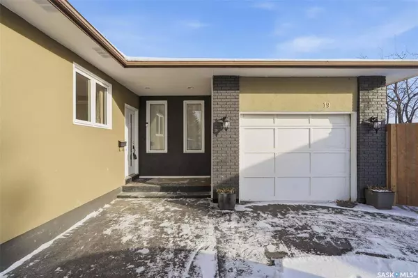 19 Barr PLACE, Saskatoon, SK S7M 4G1
