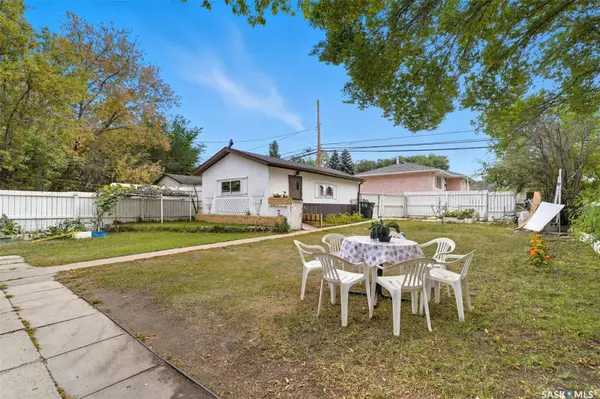 2123 20th STREET W, Saskatoon, SK S7M 1A7