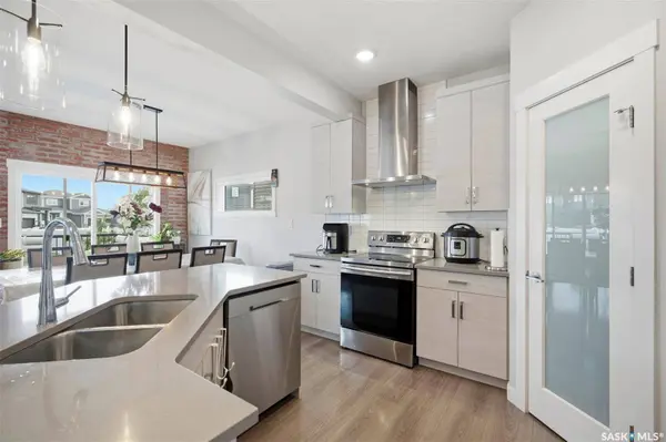 161 Dubois CRESCENT, Saskatoon, SK S7V 0R5