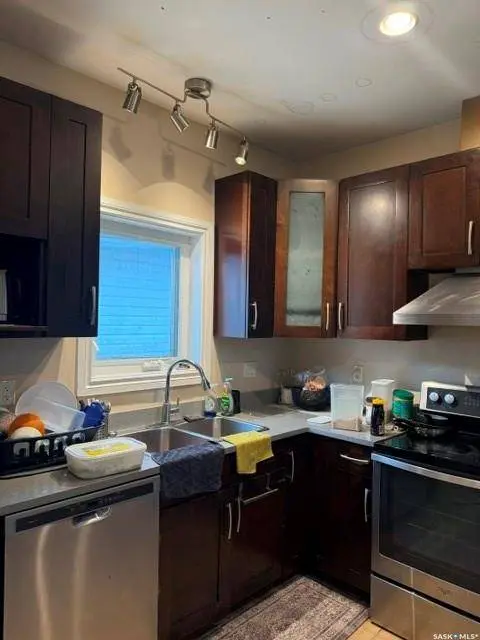 229 S AVENUE N, Saskatoon, SK S7L 2Z7