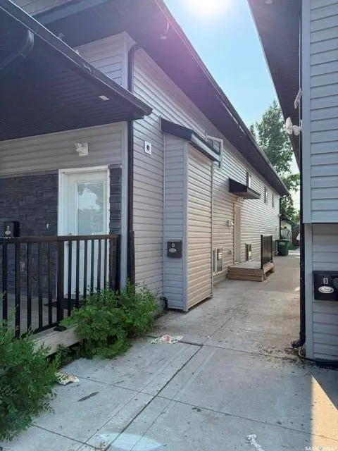 229 S AVENUE N, Saskatoon, SK S7L 2Z7