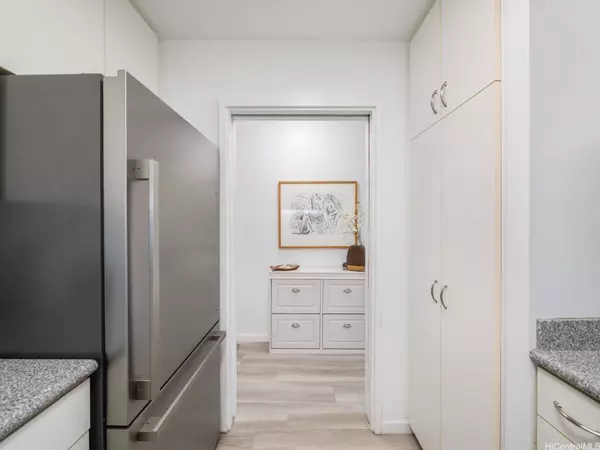 731 Amana ST #1503, Honolulu, HI 96814