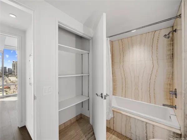 1001 Queen ST #1713, Honolulu, HI 96814