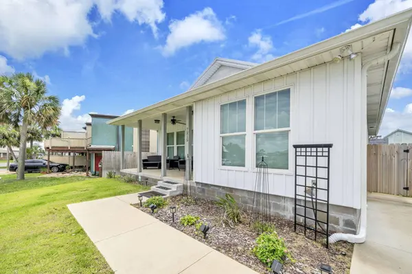 7215 S Lagoon DR, Panama City Beach, FL 32408