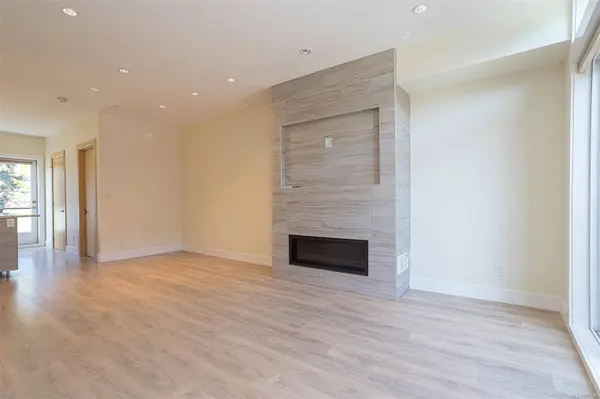 2130 Sooke Rd #403, Colwood, BC V9B 1W5