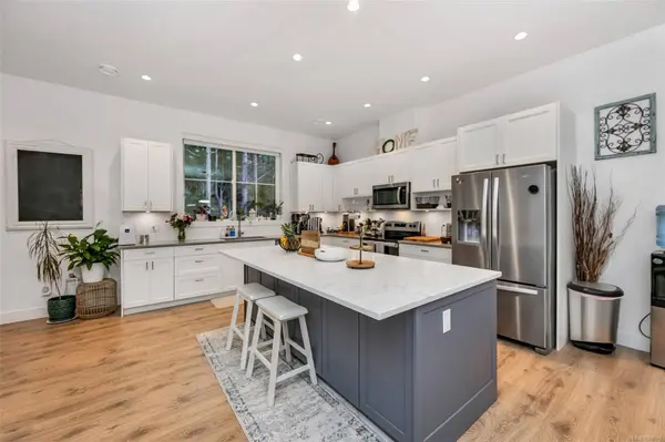 3319 West Oak Pl, Langford, BC V9C 2P2