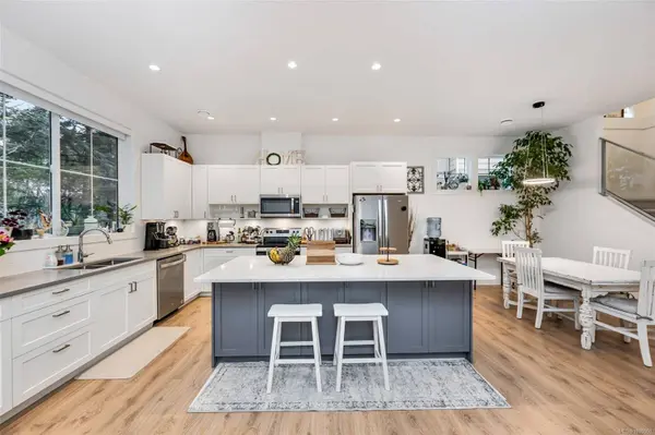 3319 West Oak Pl, Langford, BC V9C 2P2