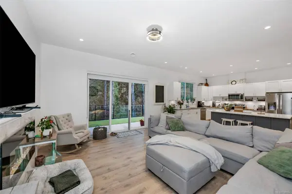 3319 West Oak Pl, Langford, BC V9C 2P2