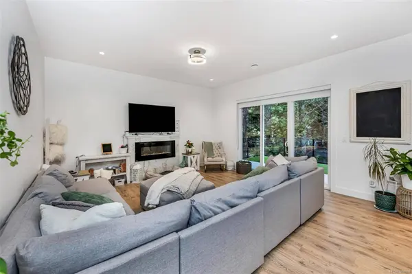 3319 West Oak Pl, Langford, BC V9C 2P2