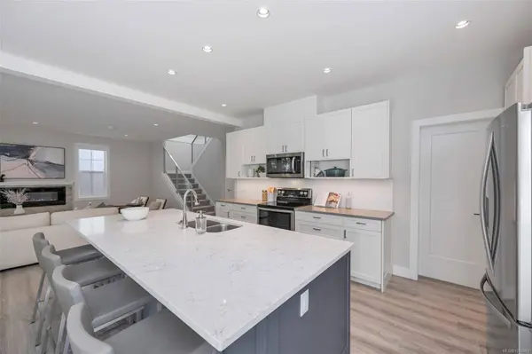 3315 West Oak Pl, Langford, BC V9C 2P2