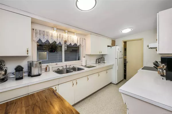 1113 Neild Rd, Metchosin, BC V9C 3X5