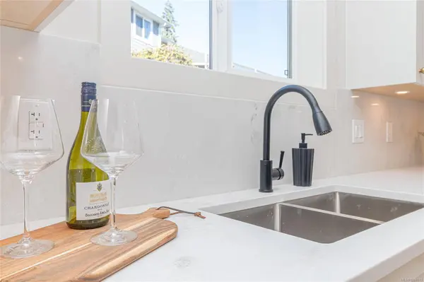 658 Wisteria RDG, Langford, BC V9B 3N4