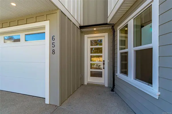 658 Wisteria RDG, Langford, BC V9B 3N4