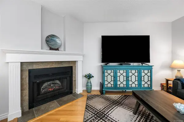 819 Burdett Ave #805, Victoria, BC V8W 1B3