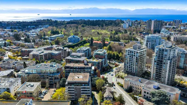 819 Burdett Ave #805, Victoria, BC V8W 1B3