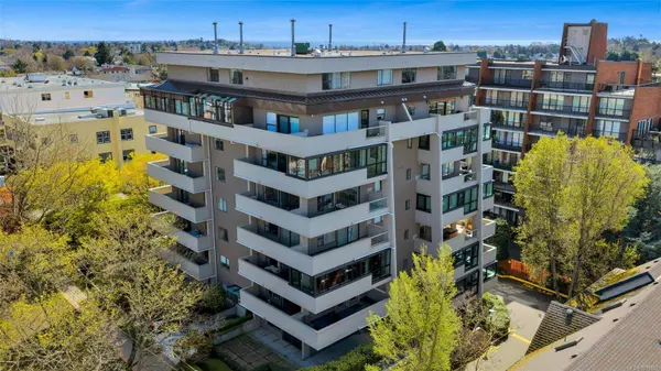 819 Burdett Ave #805, Victoria, BC V8W 1B3