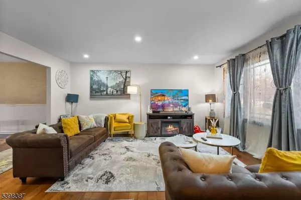 1721 Holly Rd, North Brunswick Twp., NJ 08902