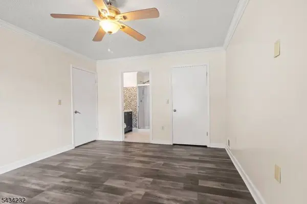 24 Amberly Ct, Franklin Twp., NJ 08823
