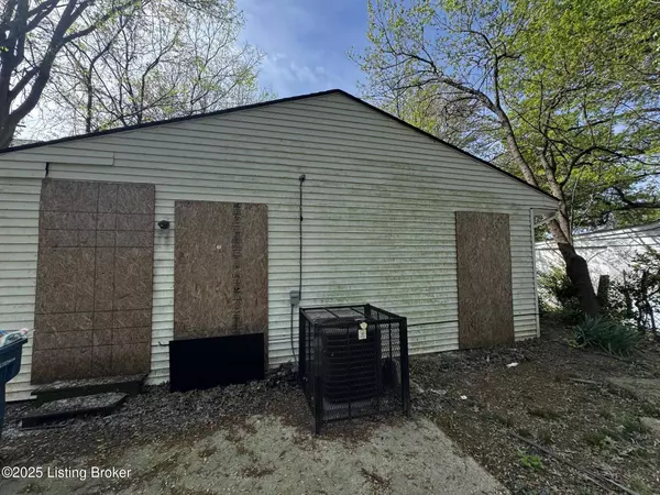 1213 Vim Dr, Louisville, KY 40213