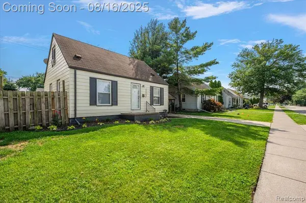 23000 Maxine Street, St. Clair Shores, MI 48080
