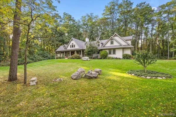 1615 E Predmore Road, Oakland Twp, MI 48363