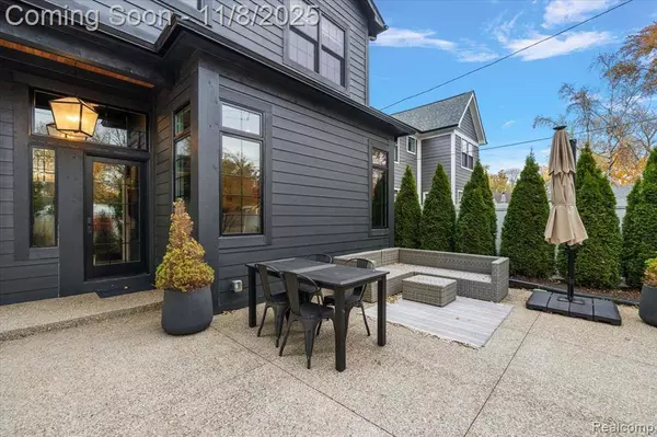 606 Golf Avenue, Royal Oak, MI 48073