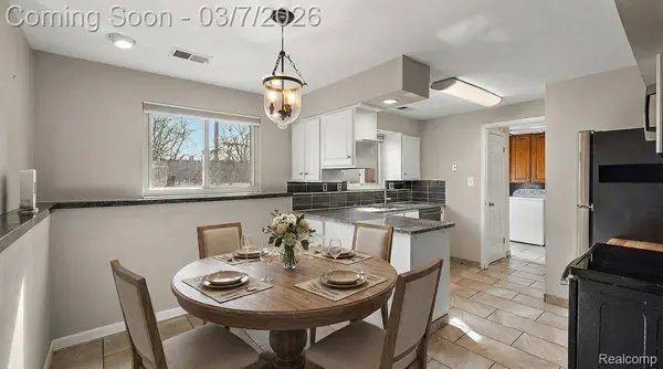 608 Amelia AVE, Royal Oak, MI 48073