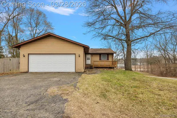 6210 Tripp RD, Groveland Township, MI 48442