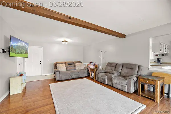 6210 Tripp RD, Groveland Township, MI 48442