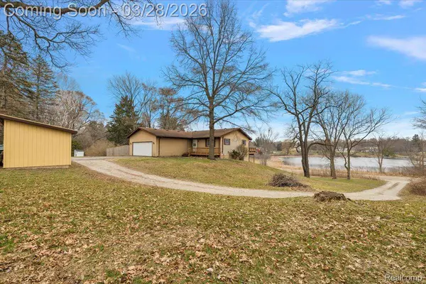6210 Tripp RD, Groveland Township, MI 48442