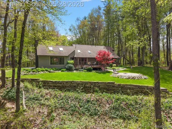 501 Cedarwood ST, Oxford Charter Township, MI 48371