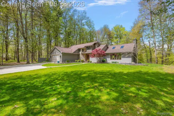 501 Cedarwood ST, Oxford Charter Township, MI 48371