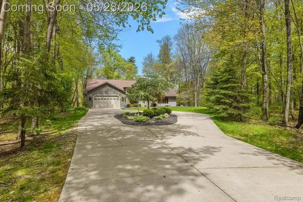 501 Cedarwood ST, Oxford Charter Township, MI 48371
