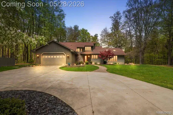 501 Cedarwood ST, Oxford Charter Township, MI 48371